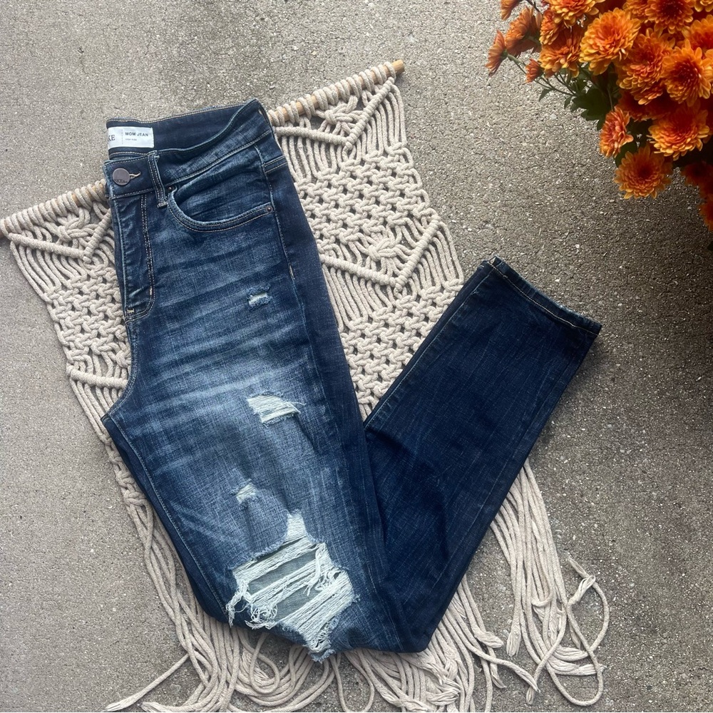 BKE High Rise Distressed Jeans Size 26 - Mom Jean